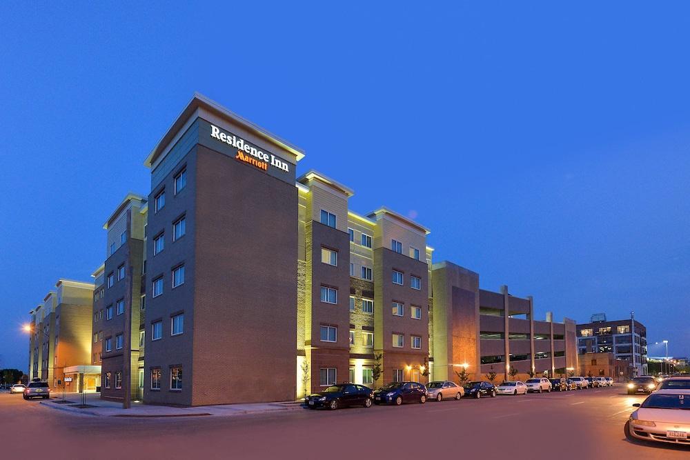 Hampton Inn & Suites Des Moines Downtown Exterior foto