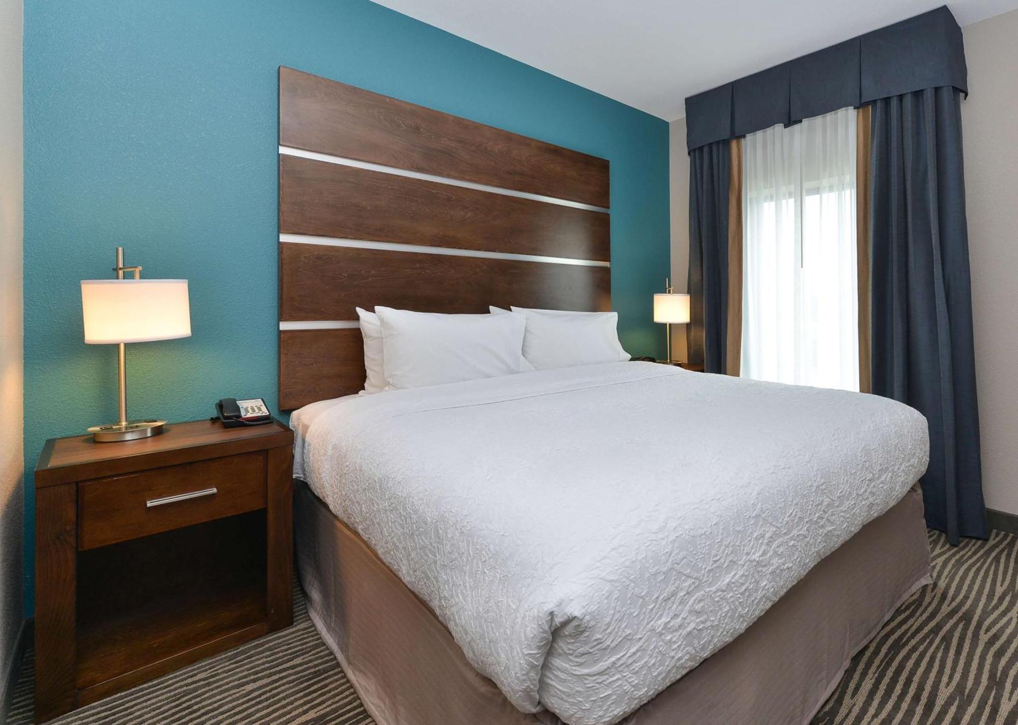 Hampton Inn & Suites Des Moines Downtown Exterior foto