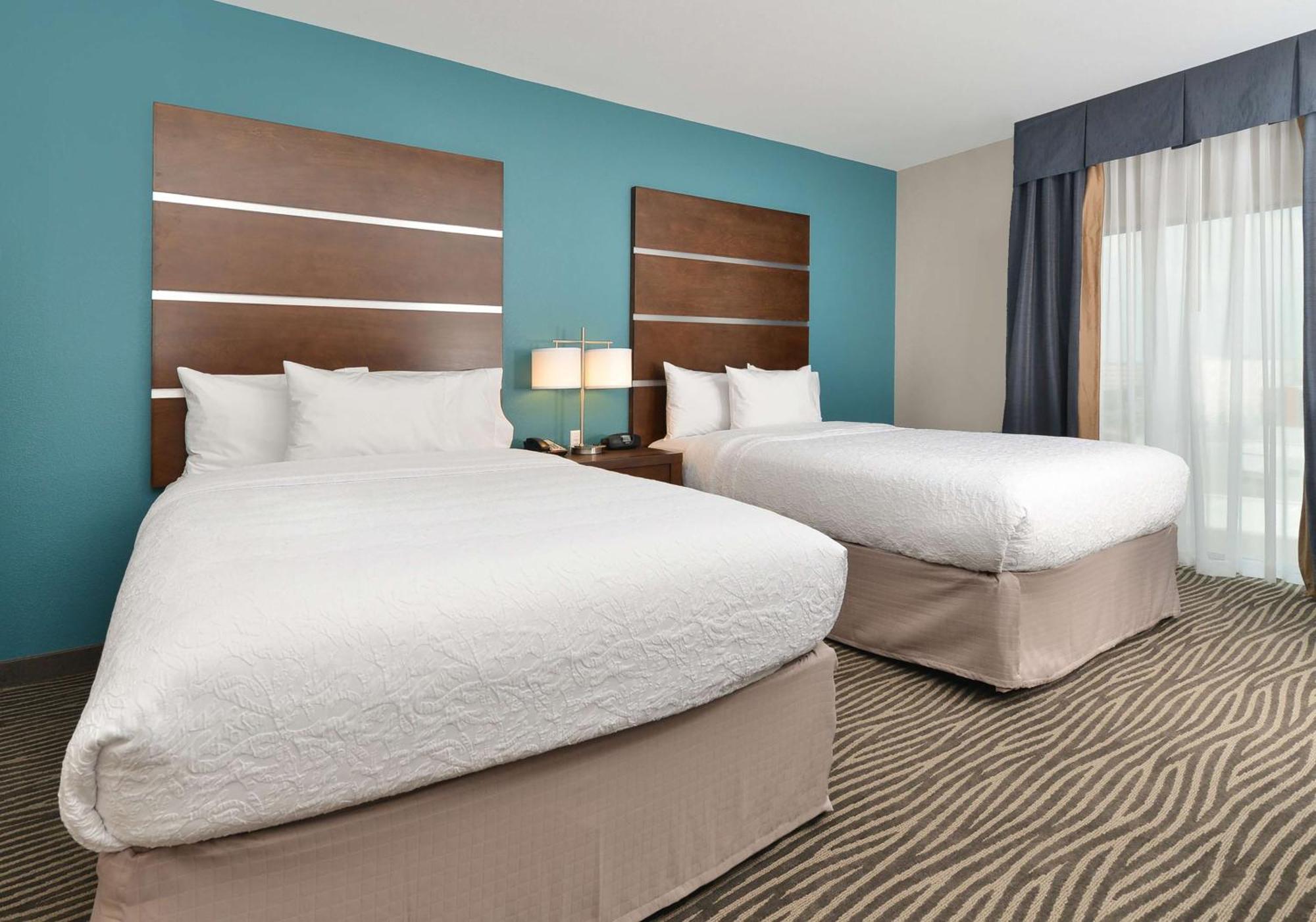 Hampton Inn & Suites Des Moines Downtown Exterior foto
